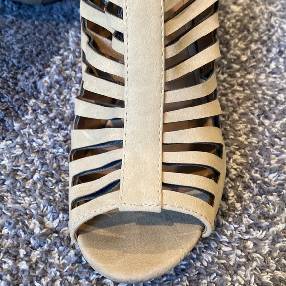 Suede taupe heels - Picture 5 of 6